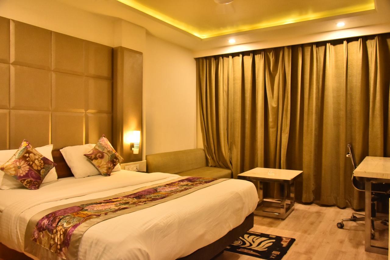 Hotel Deep Kānpur Exterior photo